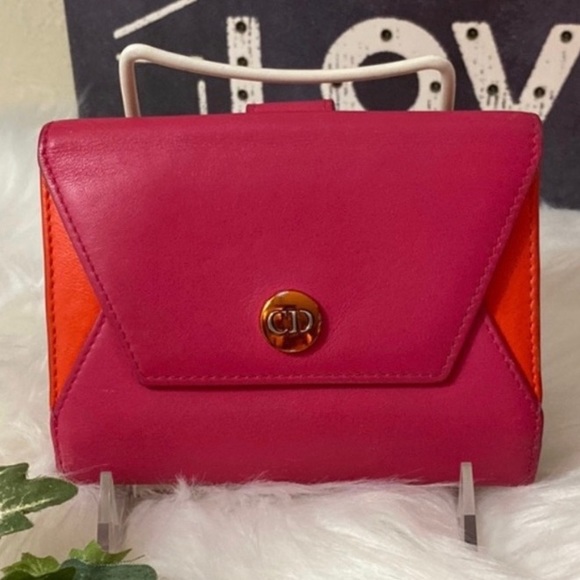🌸🚫SOLD🚫 Authentic Vintage Christian Dior Leather Bifold Wallet - Picture 3 of 11
